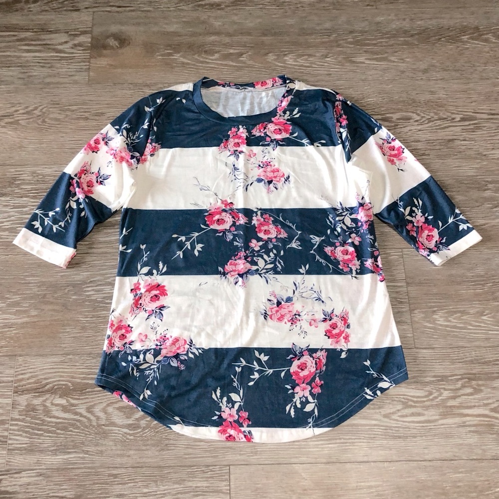 Ceasikery Women’s 3/4 Length Sleeve Top - Picture 1 of 8